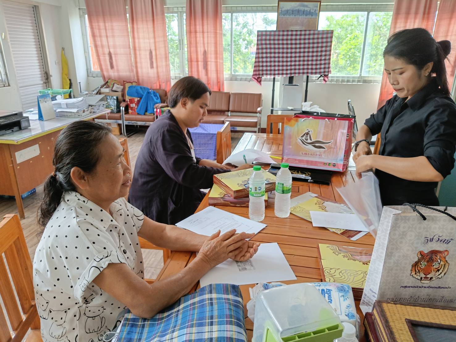พช.บรบือ>>>รับลงทะเบียนและรับสมัครผลิตภัณฑ์ OTOP เข้าสู่กระบวนการคัดสรรดาว (OTOP Product Champion - OPC)